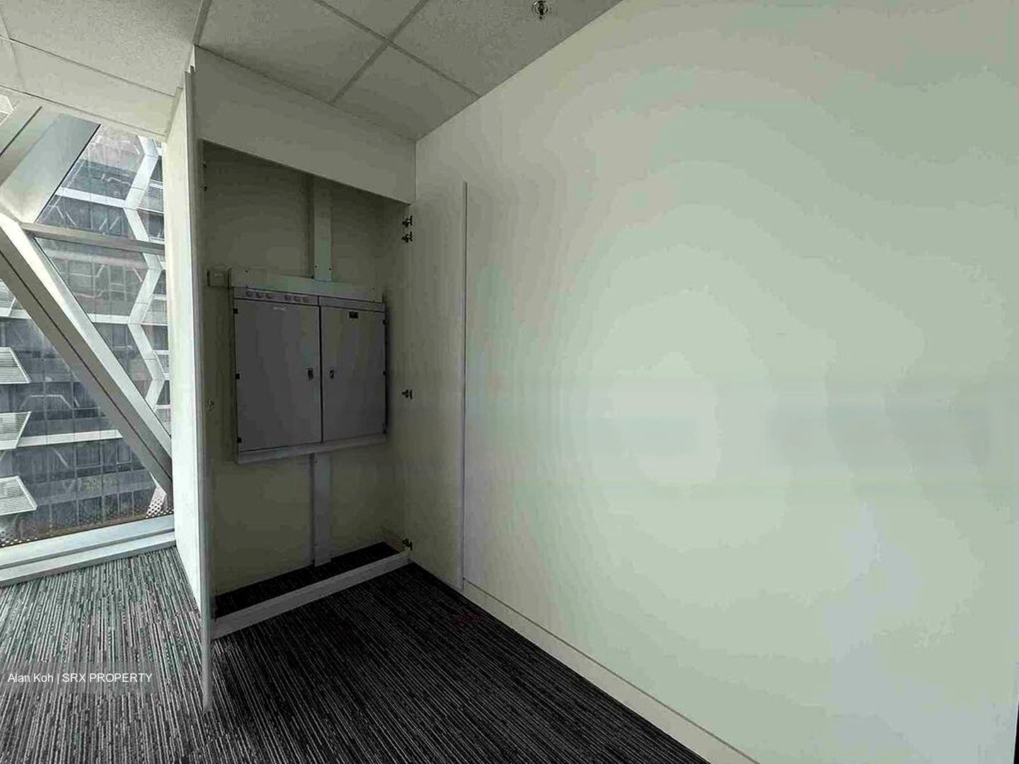 UIC Building (D1), Office #450989751